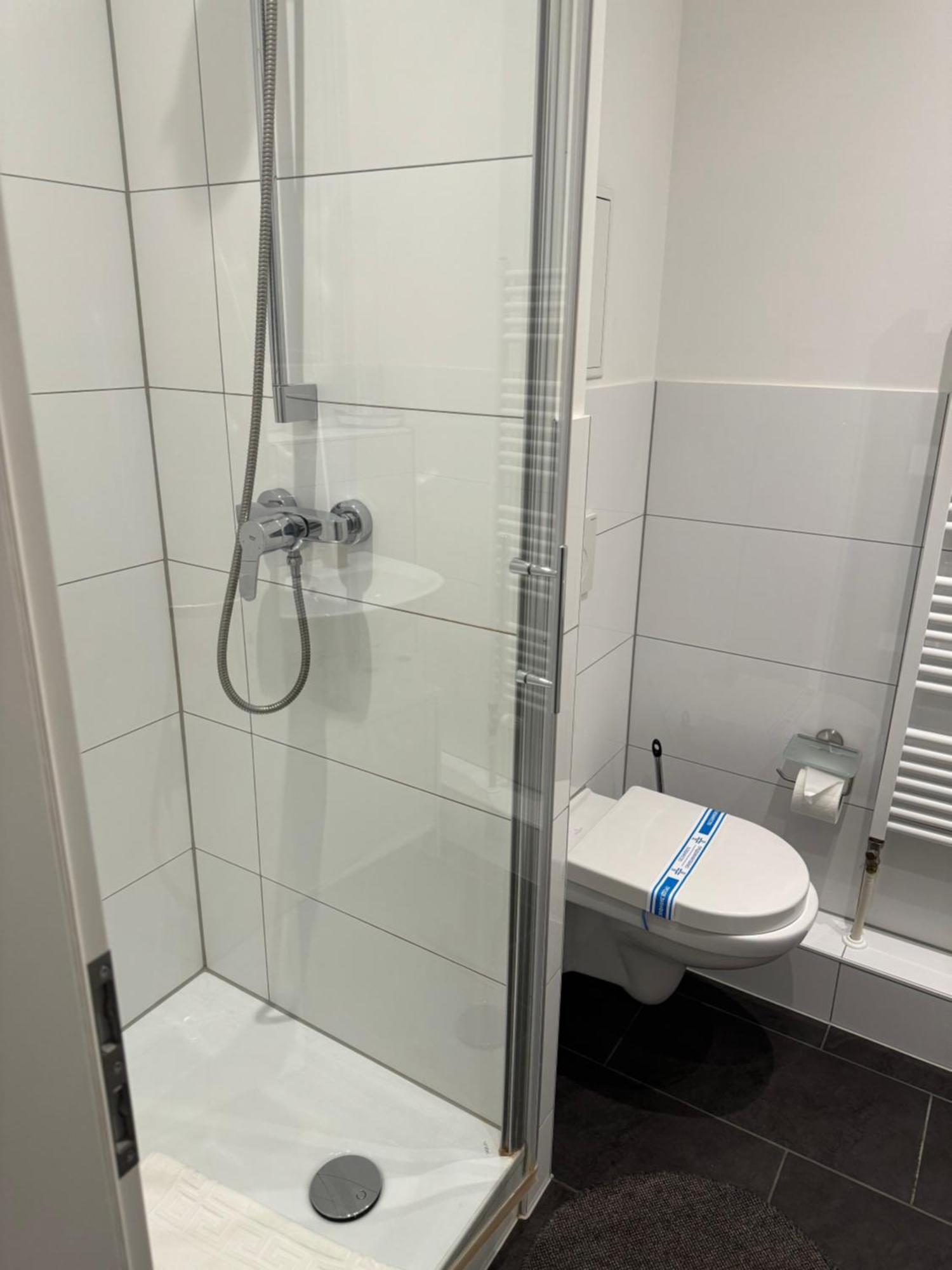 Business Duo Apartment *