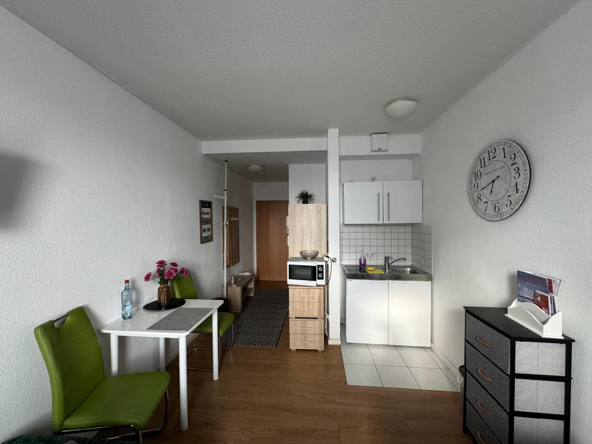 Apartment Business Duo
